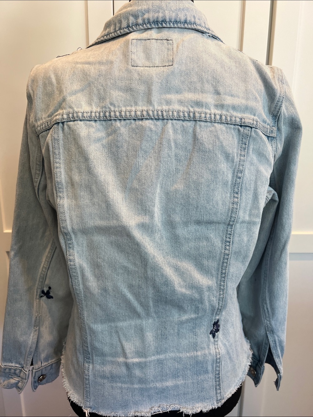 Old Navy Light Blue Embroidered Denim Jacket Size S EUC - Picture 7 of 9